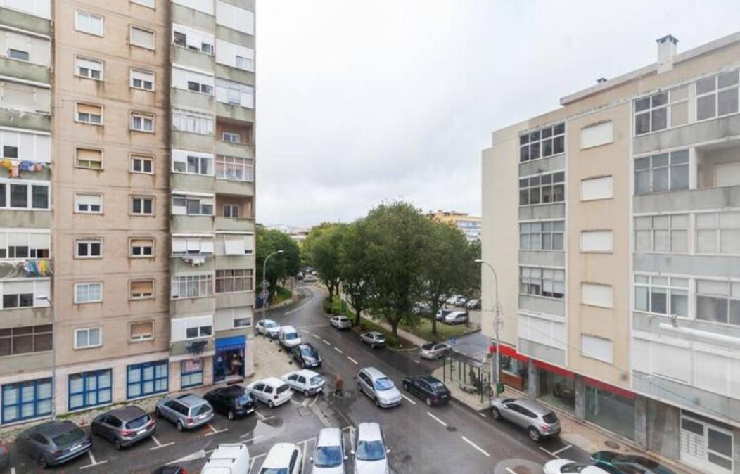Beautiful 1 Bedroom Apartment Near Benfica Lisbon Exterior photo