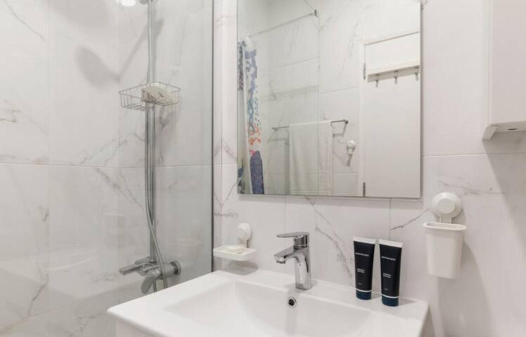 Beautiful 1 Bedroom Apartment Near Benfica Lisbon Exterior photo