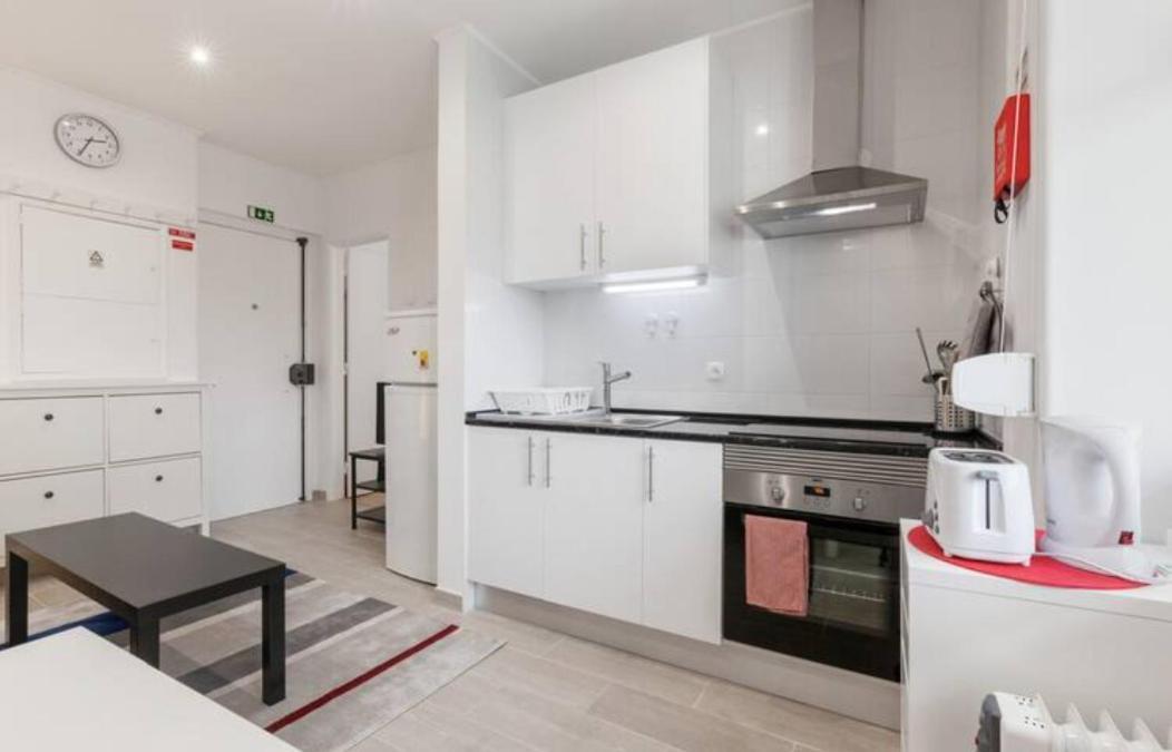 Beautiful 1 Bedroom Apartment Near Benfica Lisbon Exterior photo