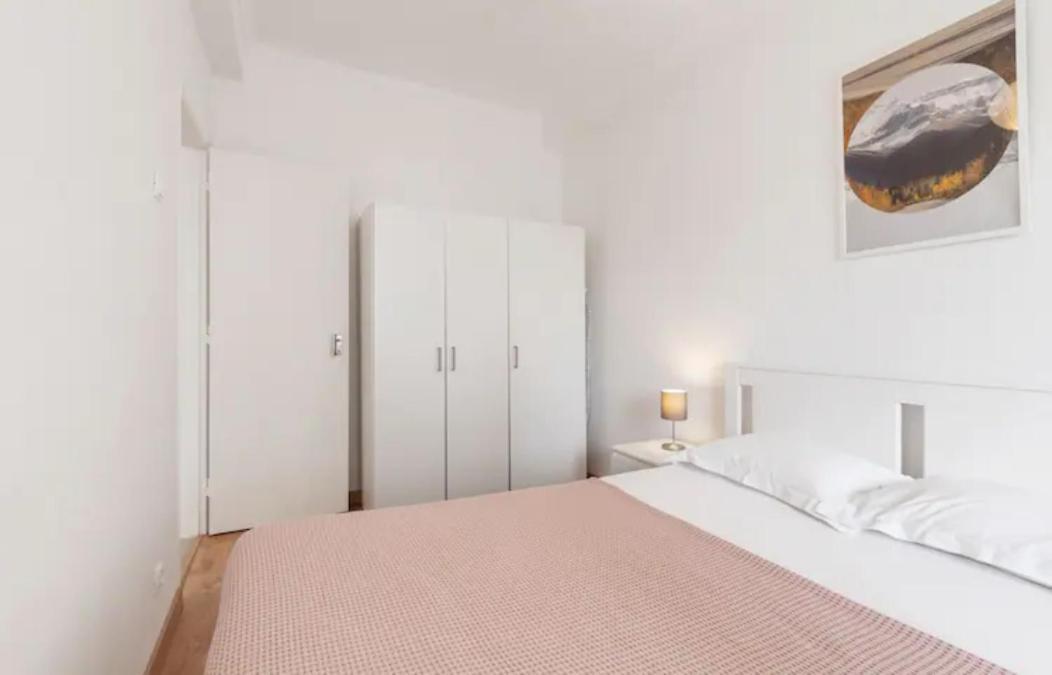 Beautiful 1 Bedroom Apartment Near Benfica Lisbon Exterior photo