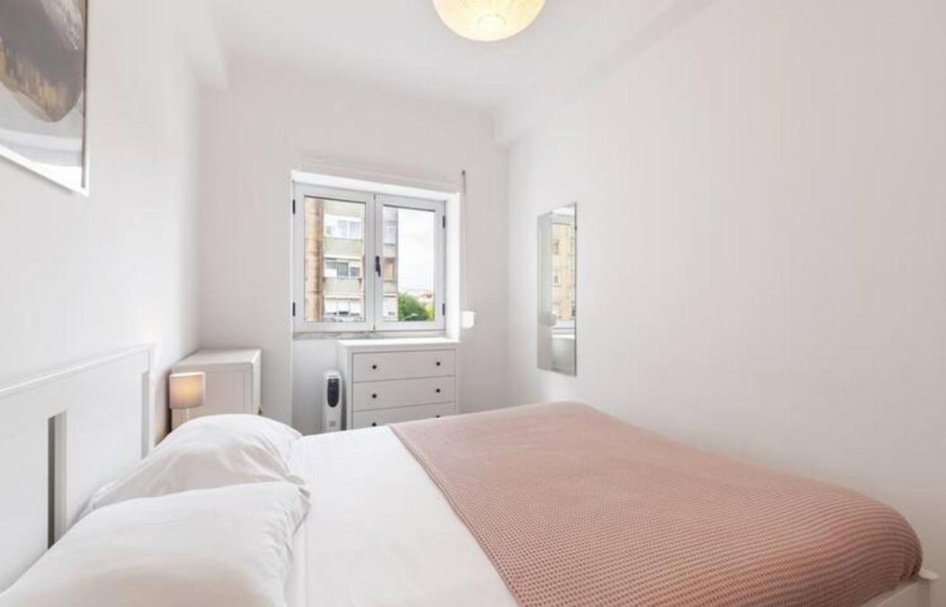 Beautiful 1 Bedroom Apartment Near Benfica Lisbon Exterior photo